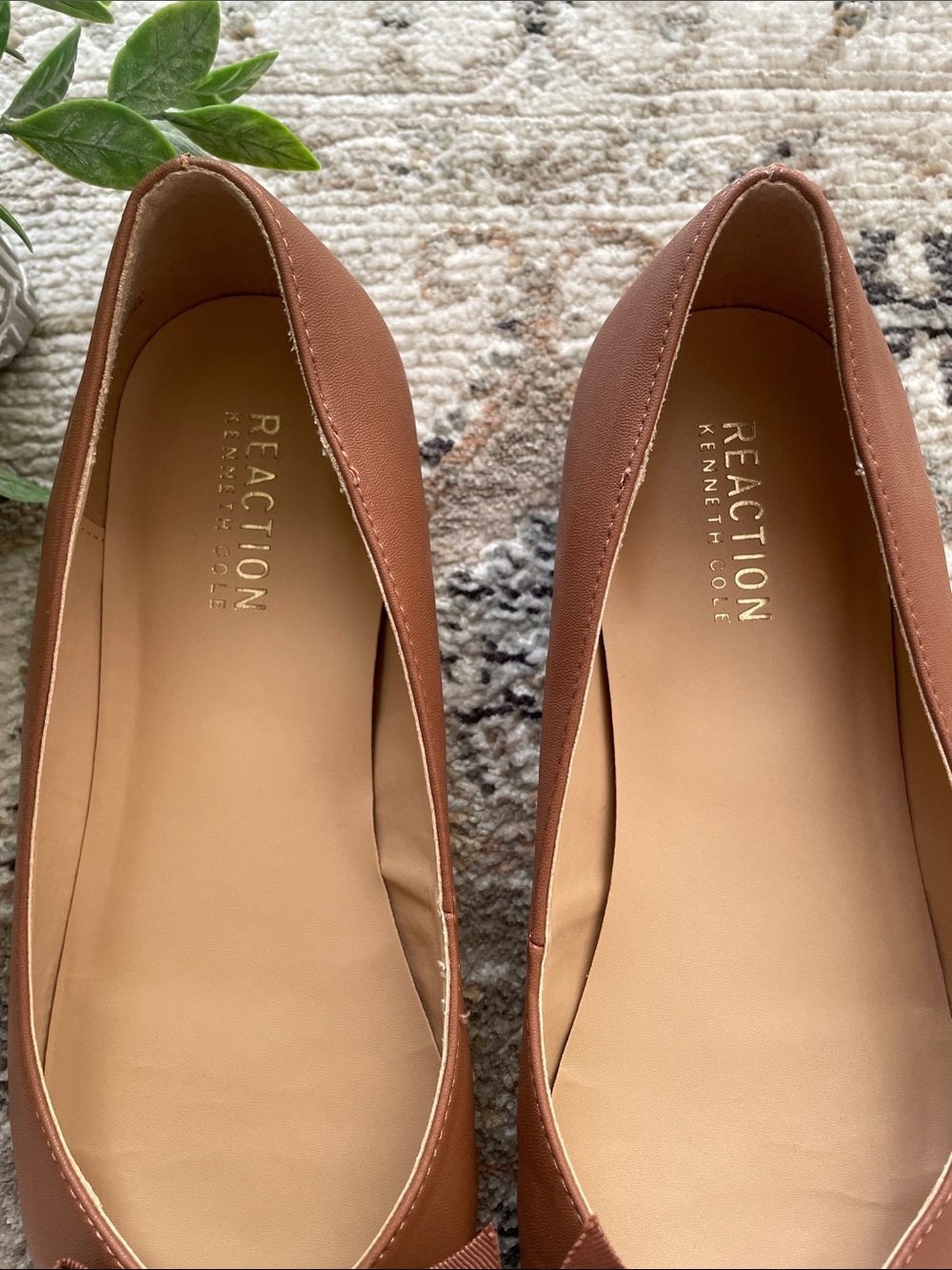 Kenneth Cole Reaction Brown Bow Pointed Toe Flats - Picture 7 of 11